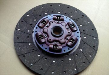 Modern motoring and cycling rarely fit into neat categories. A single week can involve a flat battery, a bike tune-up, new tyres, and a last-minute accessory purchase. Halfords has built its reputation around understanding that reality. Rather than specialising in just one corner of the journey, the brand positions itself as a practical hub where products, services, and expertise come together in one place. This review looks at how Halfords supports everyday drivers and cyclists through a service-led approach that prioritises convenience, trust, and consistency across the entire journey.