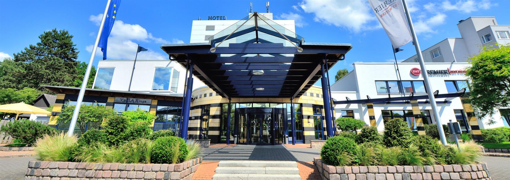 Eingangbestwesternpremierparkhotelkronsberghannover 1016626 W2000