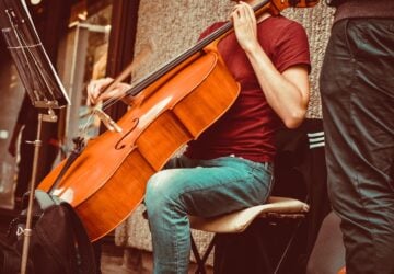 Pour les musiciens de tous niveaux, du débutant curieux au musicien chevronné, trouver l'instrument idéal implique un équilibre entre créativité, qualité et rapport qualité-prix. C'est précisément là que Donner Music France trouve la perle rare. Réputé pour ses instruments au design soigné, accessibles, innovants et performants, Donner est devenu une référence sur la scène musicale internationale. Désormais présent en France, Donner poursuit sa mission : soutenir l'exploration musicale avec des produits aussi abordables qu'impressionnants.
