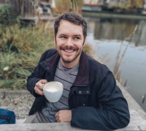 In the world of men’s fashion, a great suit does more than just fit well it tells a story. It reflects confidence, personality, and attention to detail. Alberto Nardoni stands at the intersection of tradition and innovation, offering suits that blend Italian-inspired craftsmanship with bold, modern aesthetics. The result is a collection designed for men who appreciate timeless elegance but aren’t afraid to make a statement.