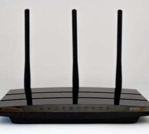 For years, broadband in the UK has felt like a balancing act between price, speed, and commitment. Major providers have dominated the market with confusing packages, inconsistent speeds, and inflexible contracts. And while “fast fibre” became the industry buzzword, what customers actually experienced was often far from it. In this landscape of compromise, Hyperoptic is carving out a new model: one that prizes transparency, power, and control—in equal measure.