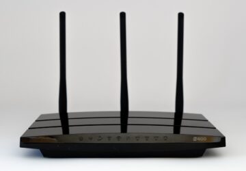 For years, broadband in the UK has felt like a balancing act between price, speed, and commitment. Major providers have dominated the market with confusing packages, inconsistent speeds, and inflexible contracts. And while “fast fibre” became the industry buzzword, what customers actually experienced was often far from it. In this landscape of compromise, Hyperoptic is carving out a new model: one that prizes transparency, power, and control—in equal measure.