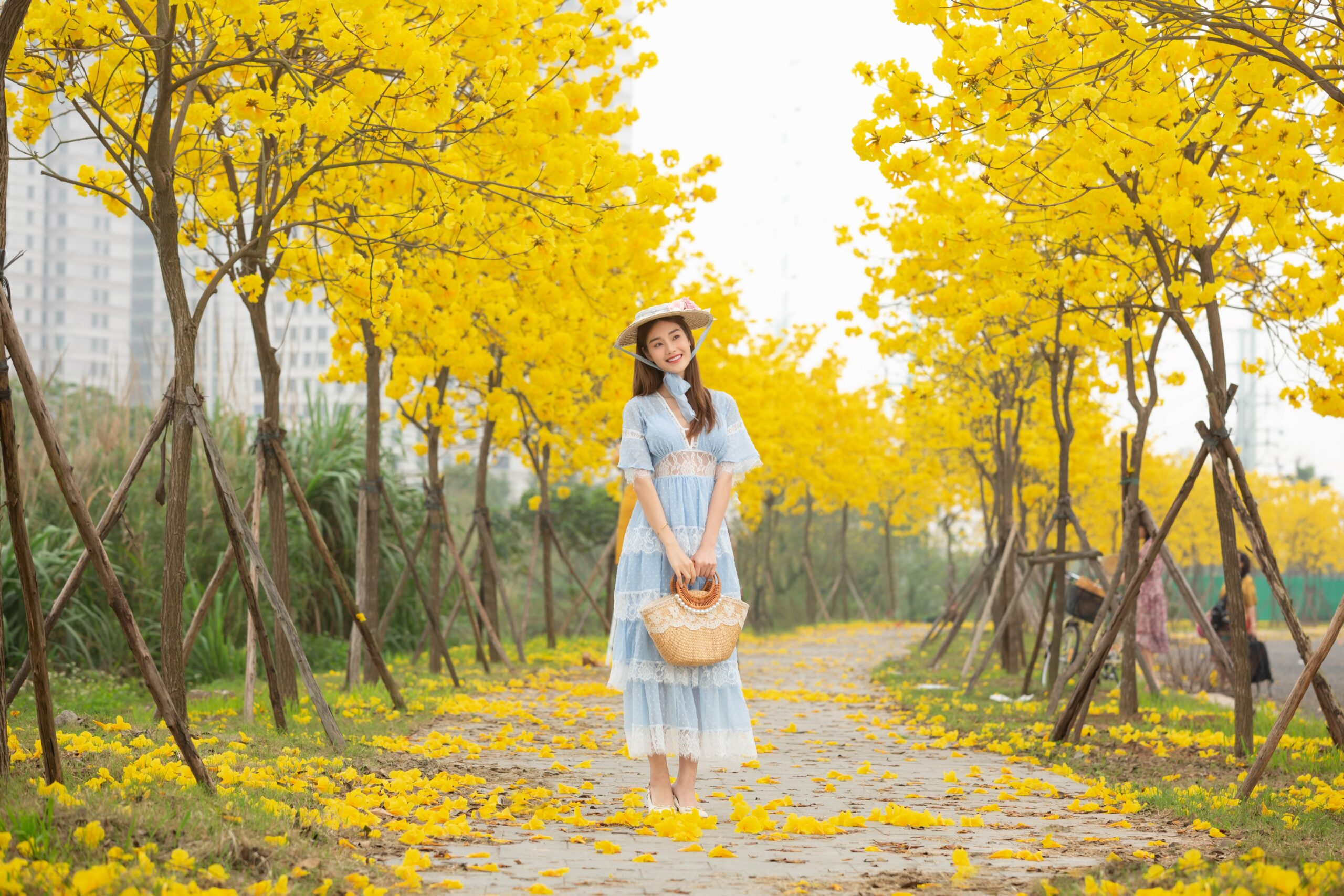 In the ever-evolving world of fashion, finding a retailer that consistently delivers quality, authenticity, and style can be a challenge. Ragazzi Clothing stands out as a trusted destination for modern menswear blending heritage brands with contemporary trends to create a premium shopping experience for today’s style-conscious man.