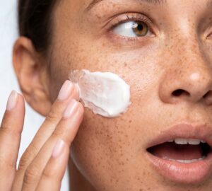 In today’s evolving beauty landscape, skincare is no longer just about trends it’s about results. Consumers are increasingly seeking products rooted in science, backed by clinical research, and trusted by professionals. ALASTIN Skincare stands at the forefront of this movement, offering advanced, science-driven solutions designed to support healthier, more radiant, and youthful-looking skin.